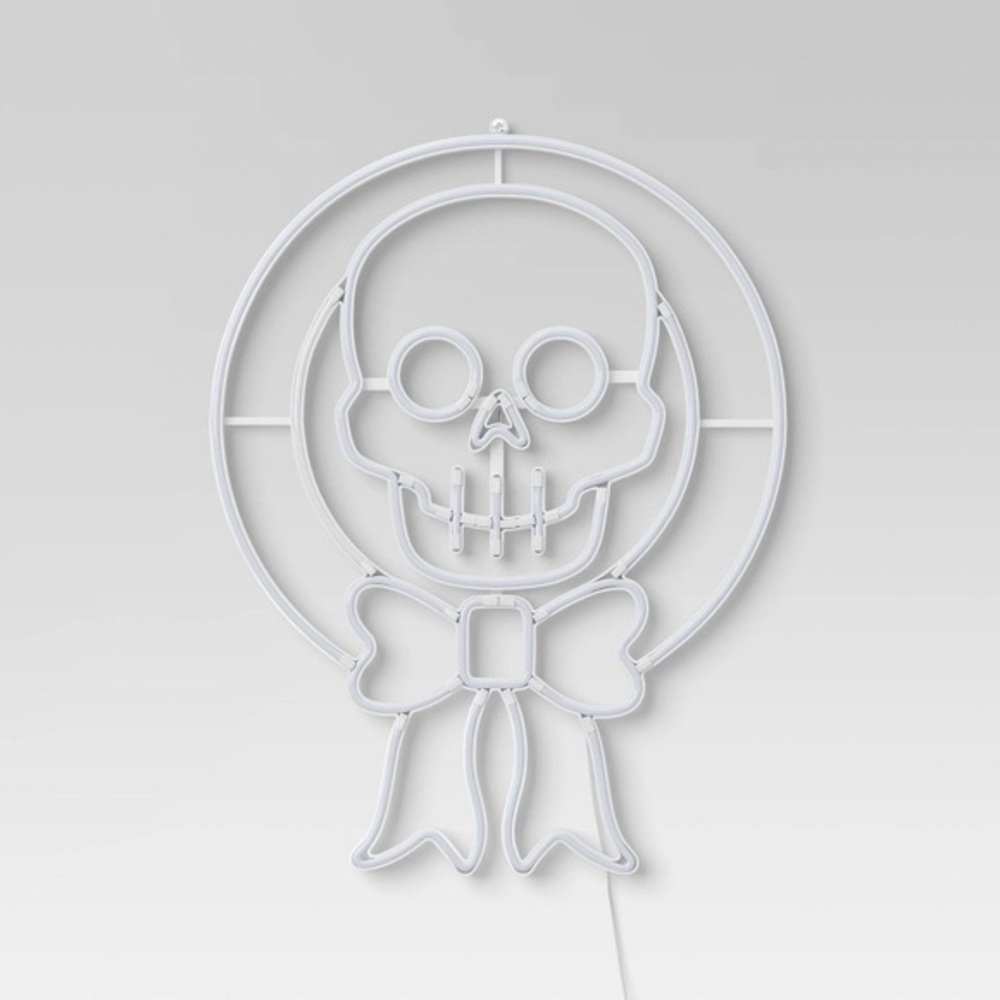 NIB. HYDE & EEK! Skull Wreath Neon Wall Light
